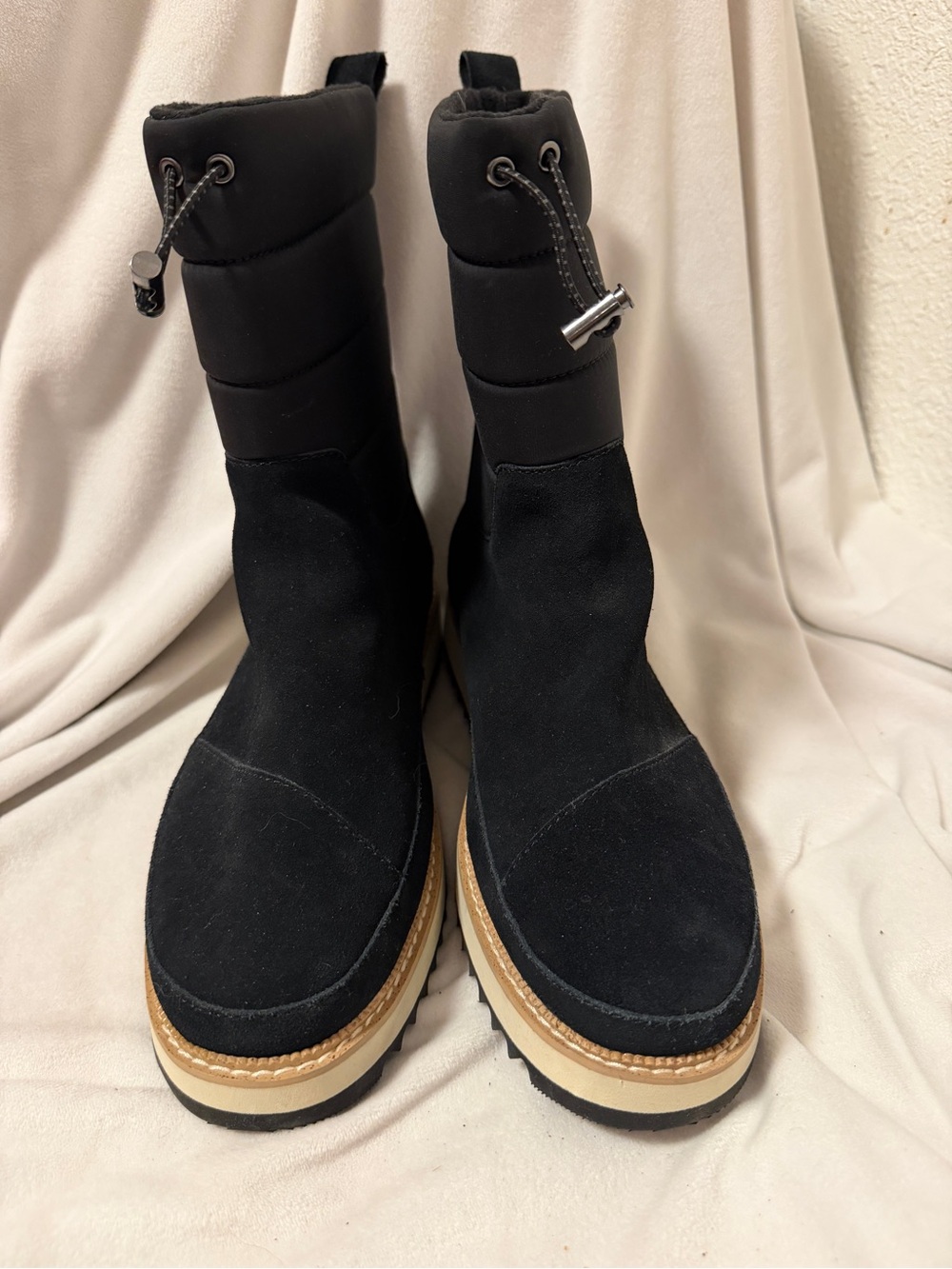 Tom’s McKenna pull on boots size 9